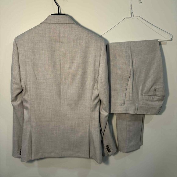 RW&CO. Light Grey Two-Piece Suit - 36R & 30x32 - Picture 2 of 13
